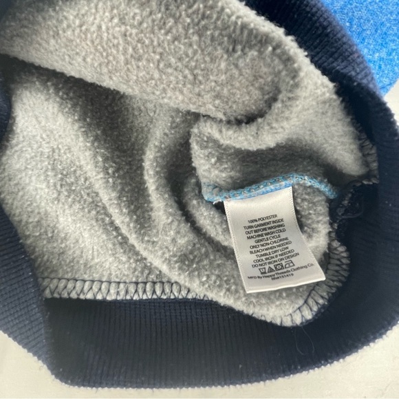 Nickelodeon Baby Shark 2T Blue Sweat shirt and Sweatpants set Preloved - Picture 11 of 12